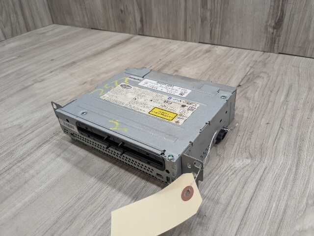 16-19 OEM BMW F48 X1 28i 28iX SIRIUS Radio Receiver Bluetooth Head Unit