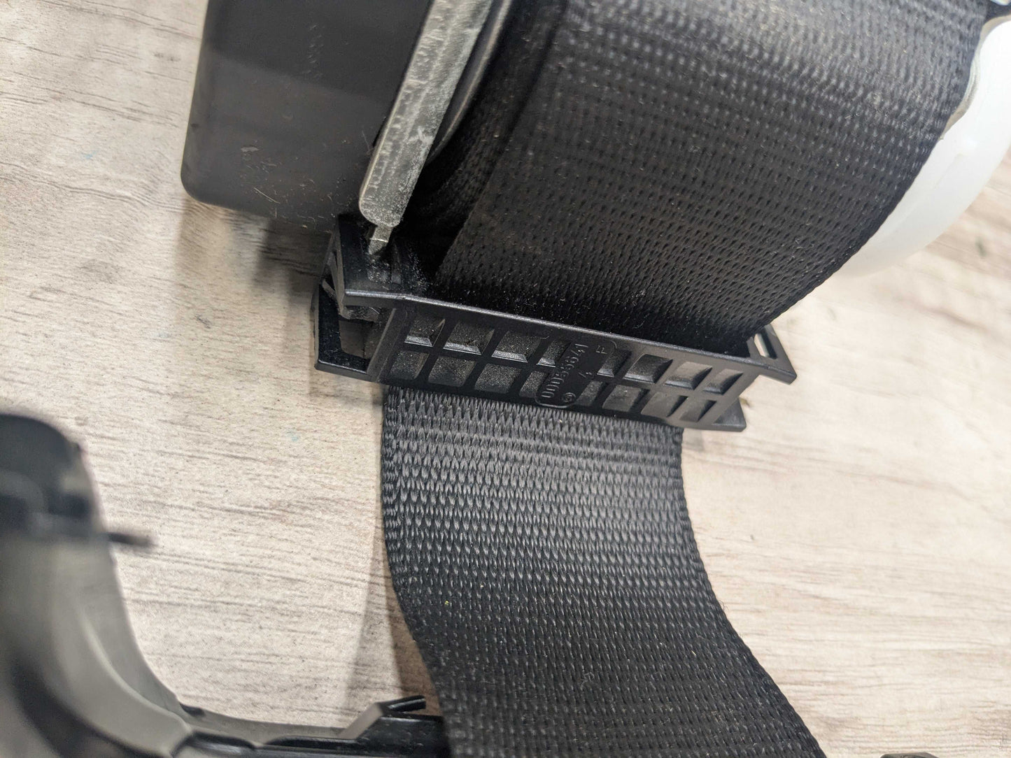 16-22 OEM BMW F48 X1 Rear Left Driver Side Seatbelt Seat Belt Retractor Black