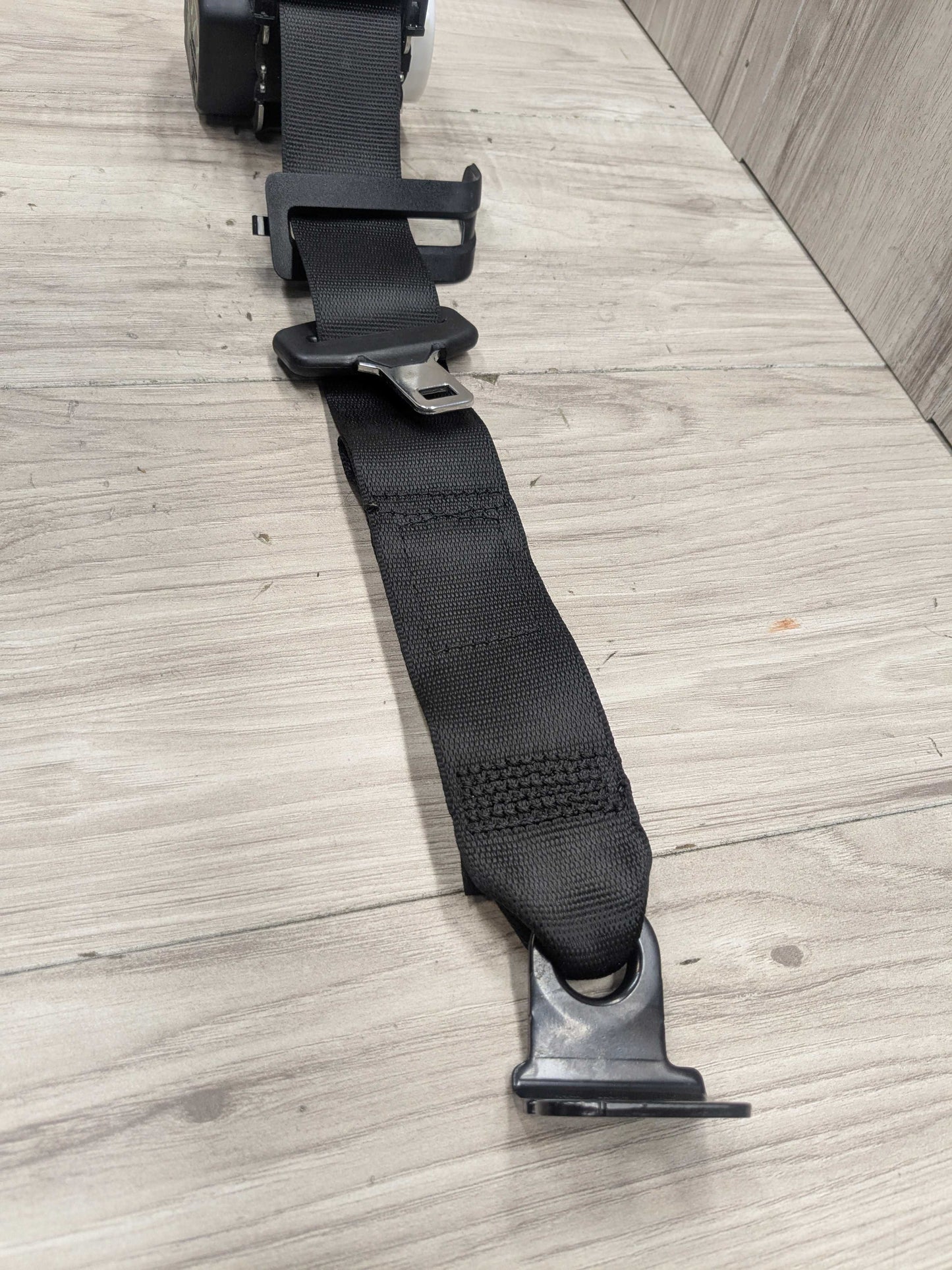 16-22 OEM BMW F48 X1 Rear Right Passenger Seatbelt Seat Belt Retractor Black