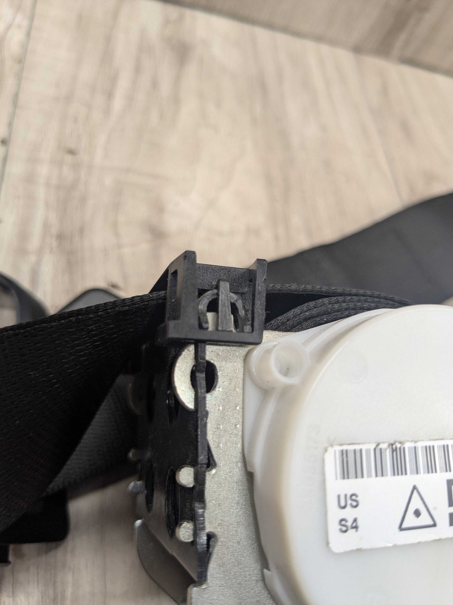 16-22 OEM BMW F48 X1 Rear Right Passenger Seatbelt Seat Belt Retractor Black