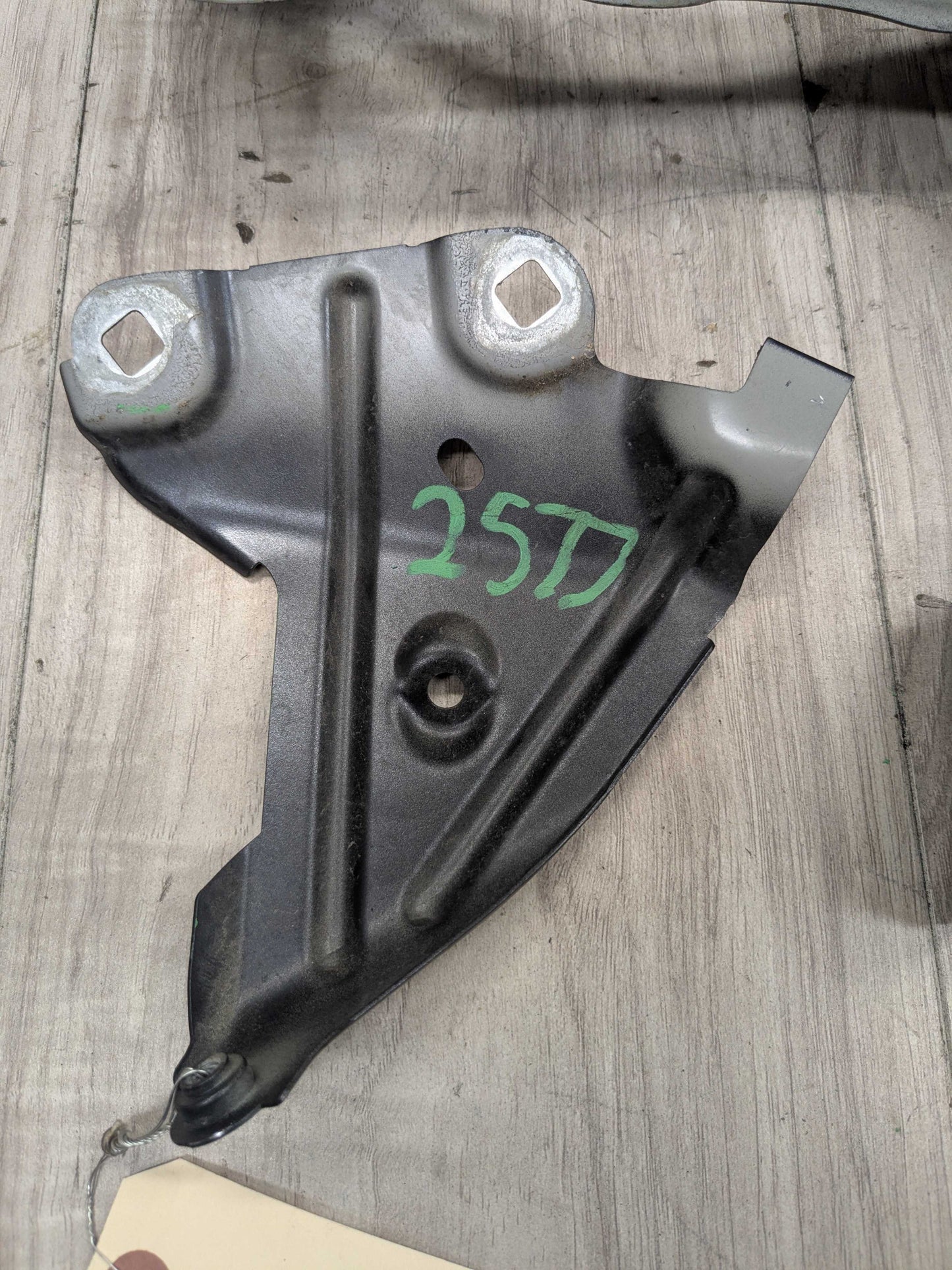 16-22 OEM BMW F48 X1 28i 28iX Front Left Driver Side Fender Holder Bracket SET