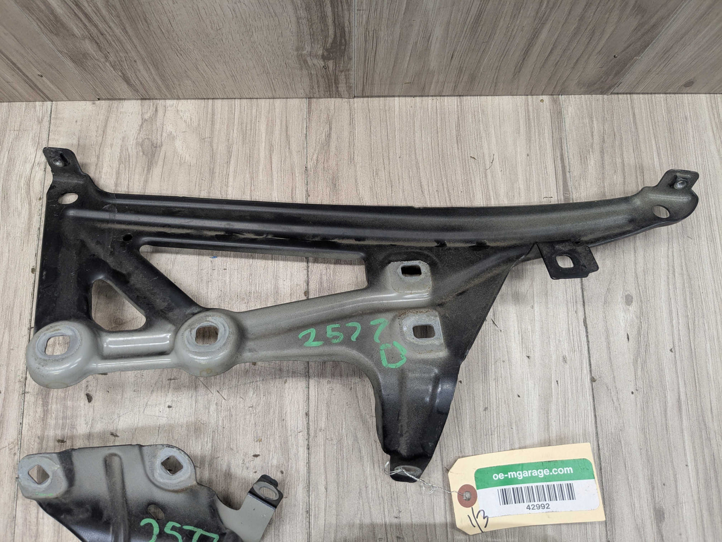 16-22 OEM BMW F48 X1 28i 28iX Front Left Driver Side Fender Holder Bracket SET