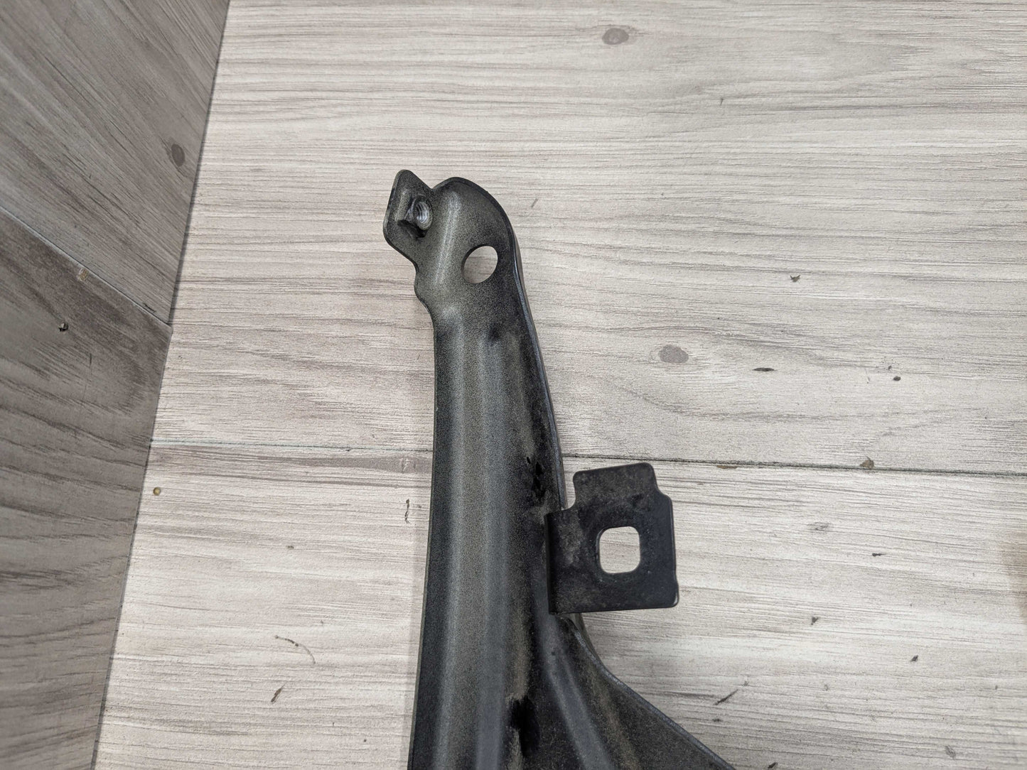 16-22 OEM BMW F48 X1 28i 28iX Front Left Driver Side Fender Holder Bracket SET