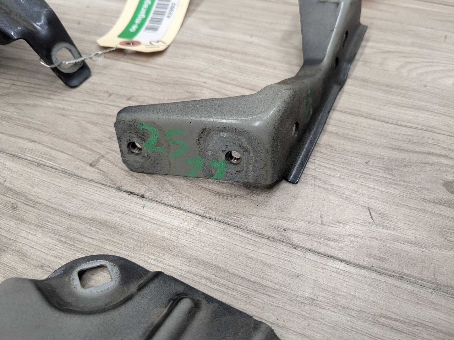 16-22 OEM BMW F48 X1 28i 28iX Front Left Driver Side Fender Holder Bracket SET