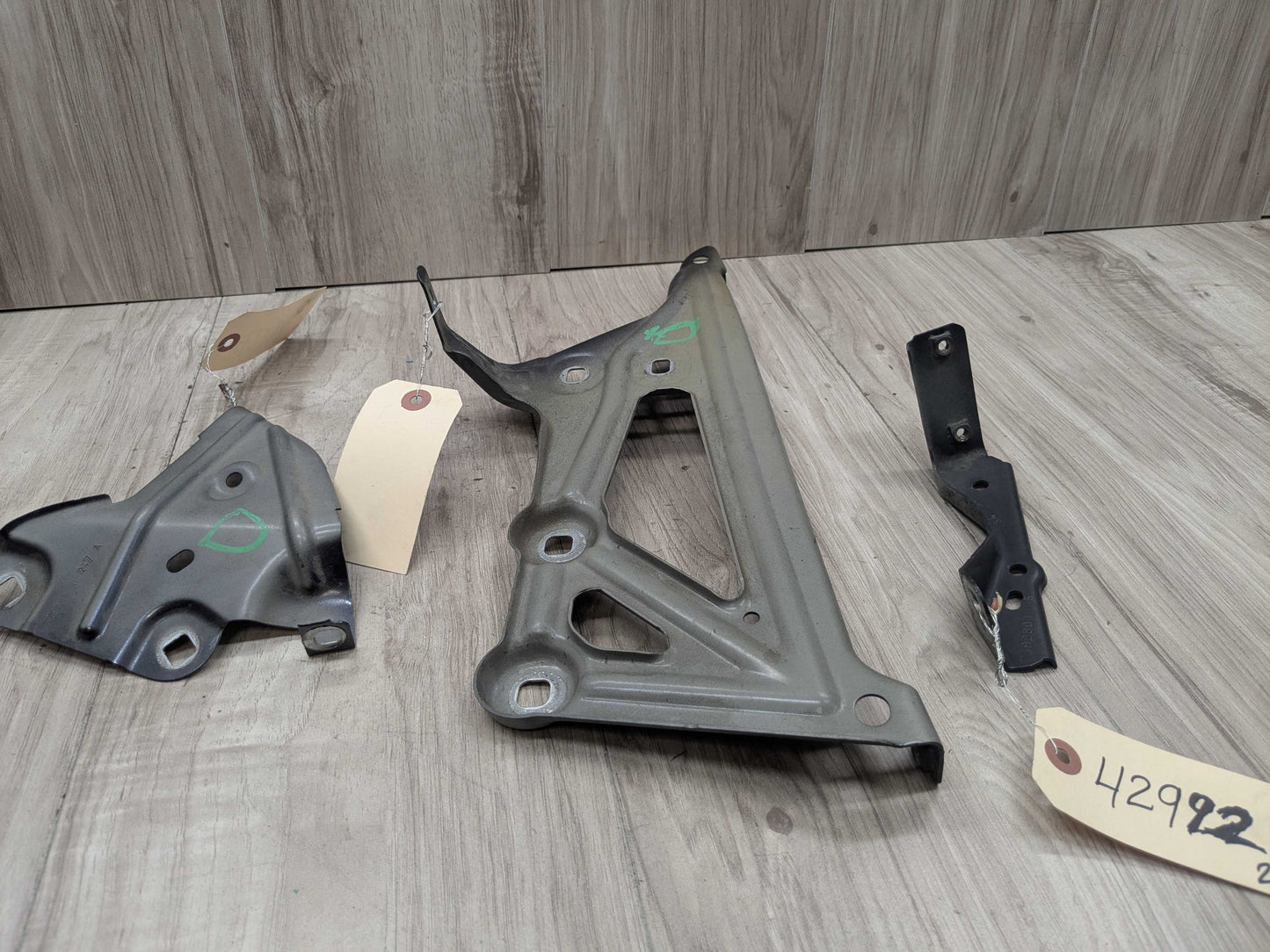 16-22 OEM BMW F48 X1 28i 28iX Front Left Driver Side Fender Holder Bracket SET