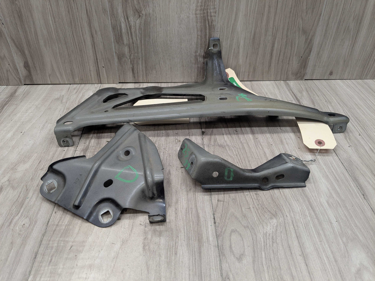 16-22 OEM BMW F48 X1 28i 28iX Front Left Driver Side Fender Holder Bracket SET