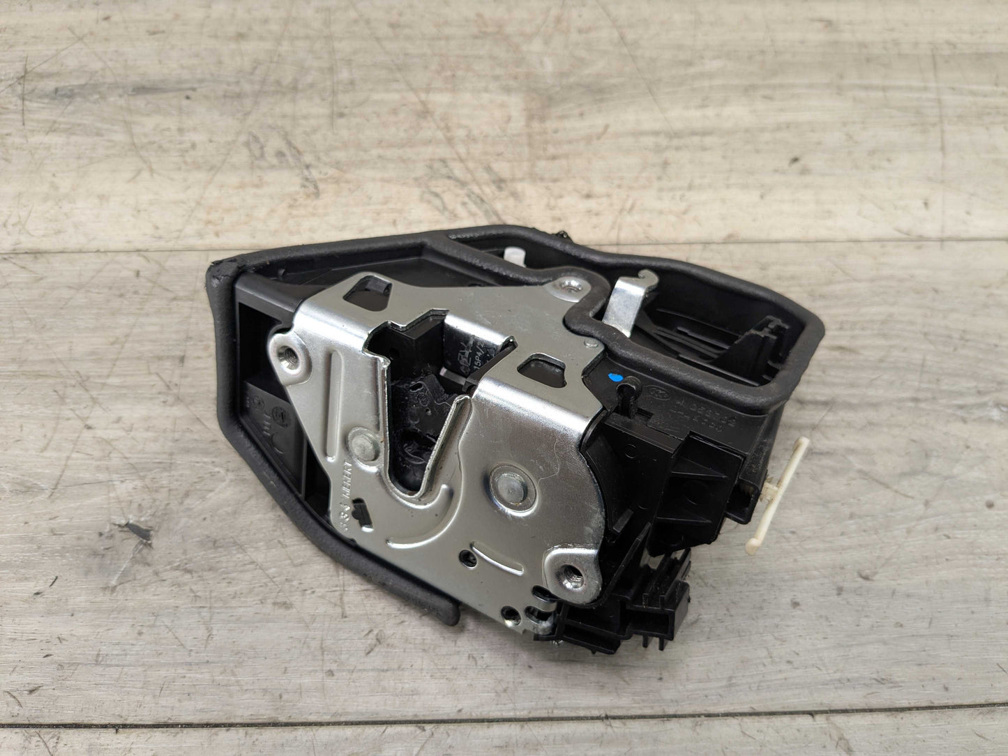 OEM BMW E82 E90 F23 F30 F32 E60 F01 M4 X6 REAR LEFT Door Lock Latch Actuator