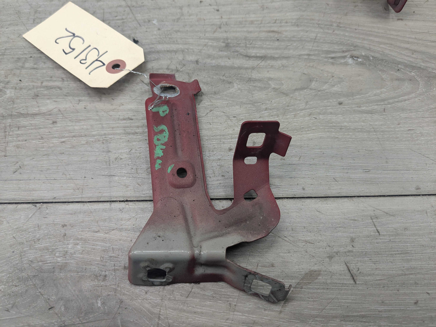 OEM BMW F30 F32 F33 F36 Front Right Passenger Fender Wing Holder Bracket SET