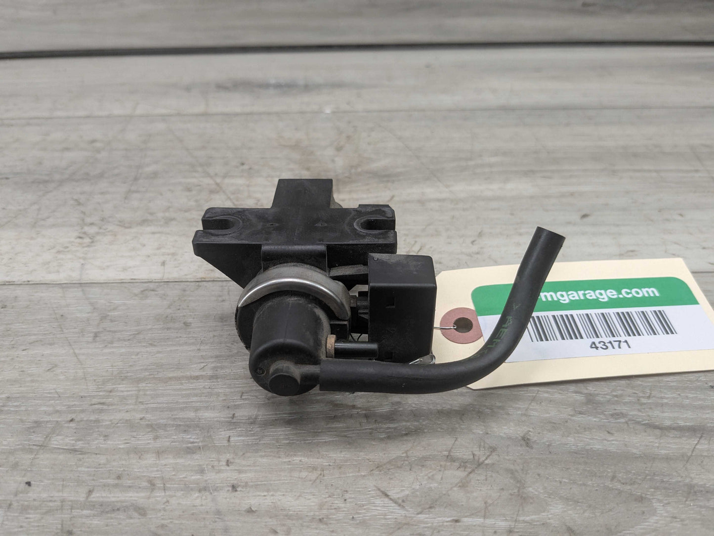 OEM BMW E82 E90 E92 F10 F30 Turbo Charger Air Pressure Boost Solenoid Valve