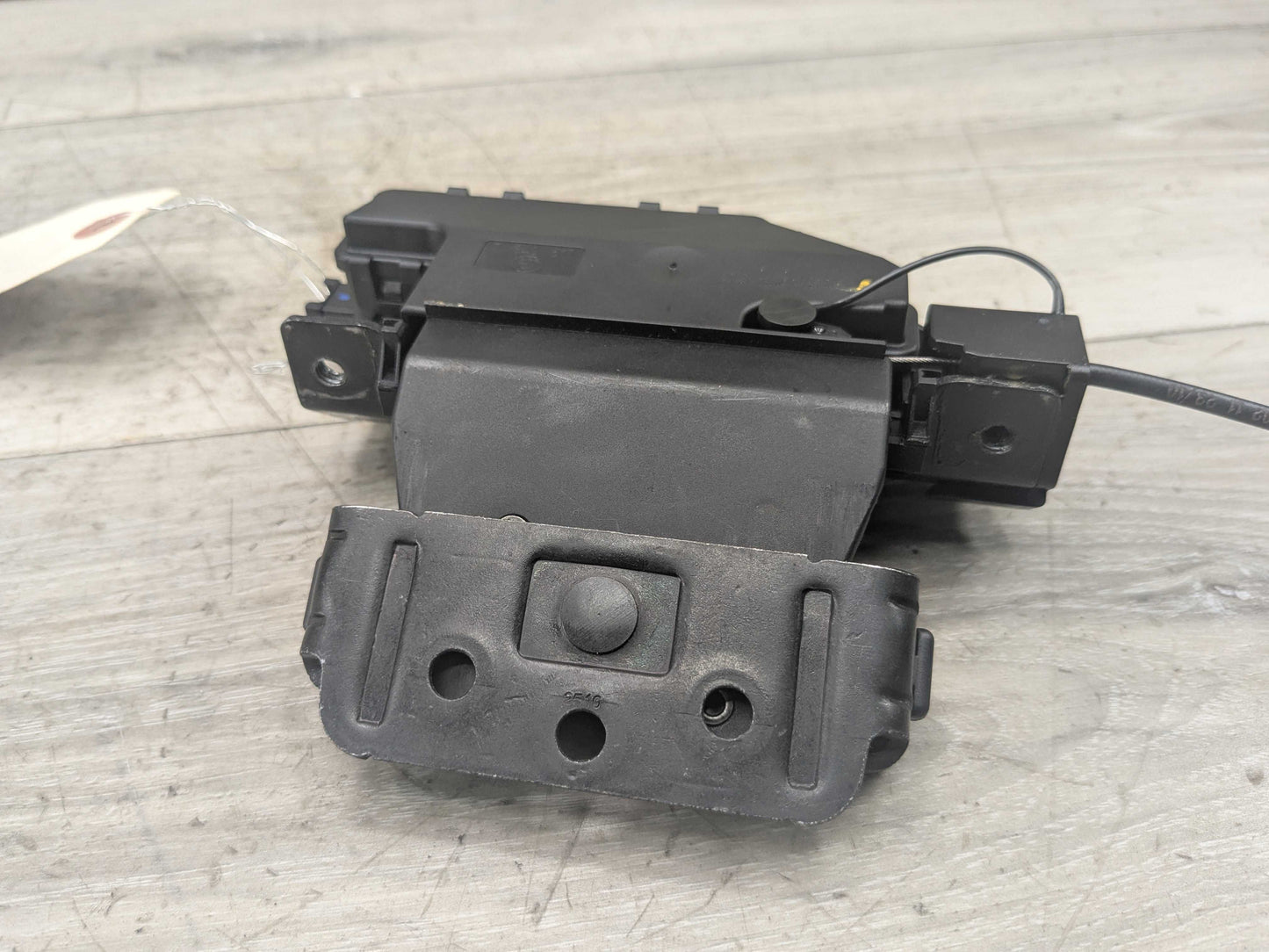 OEM BMW E82 E88 E90 E92 E93 Rear Trunk Lid Latch Lock Opener Actuator w/ Cable