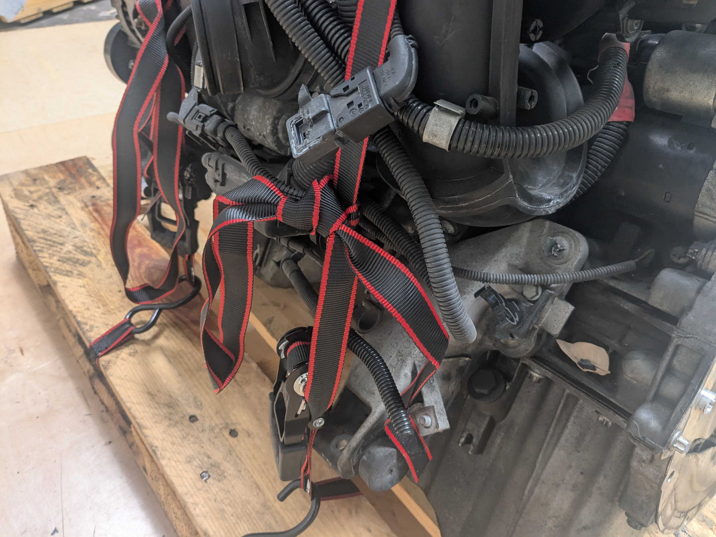 OEM BMW E88 E90 E92 E93 N52 COMPLETE ENGINE MOTOR RWD 121k Ran! Video!