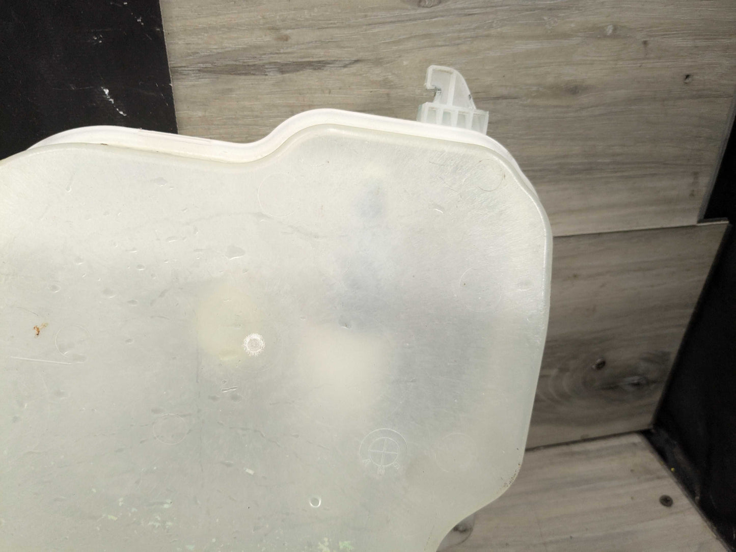 OEM BMW G20 G22 330 M340 430 M440 Windshield Wipe Washer Bottle Tank Reservoir