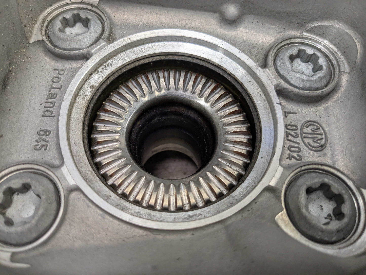 19-25 OEM BMW G20 330 M340 REAR Left Driver Side Knuckle Hub Spindle Bearing