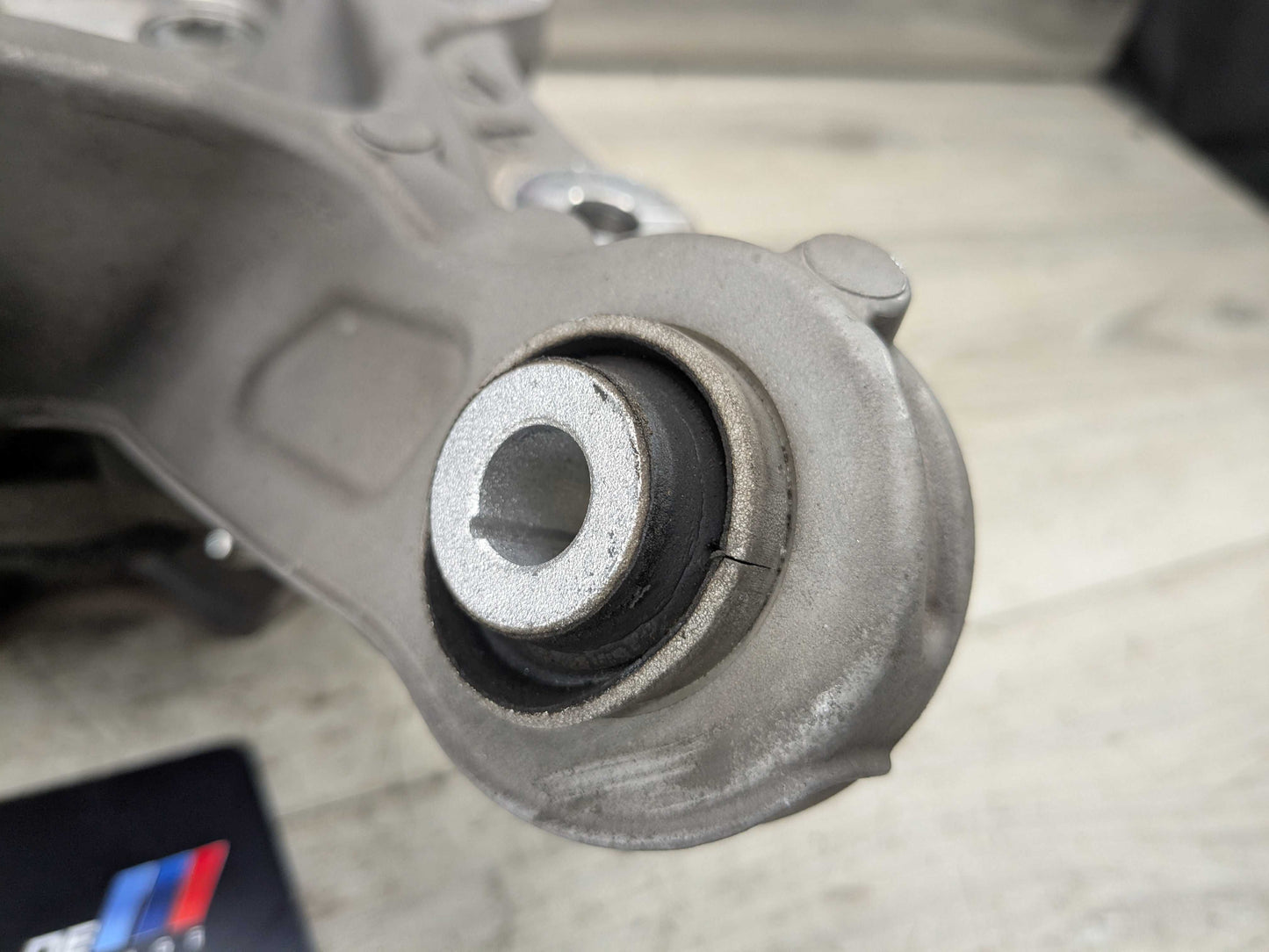 19-25 OEM BMW G20 330 M340 REAR Left Driver Side Knuckle Hub Spindle Bearing