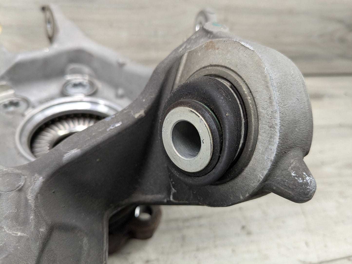 19-25 OEM BMW G20 330 M340 REAR Right Passenger Side Knuckle Hub Spindle Bearing