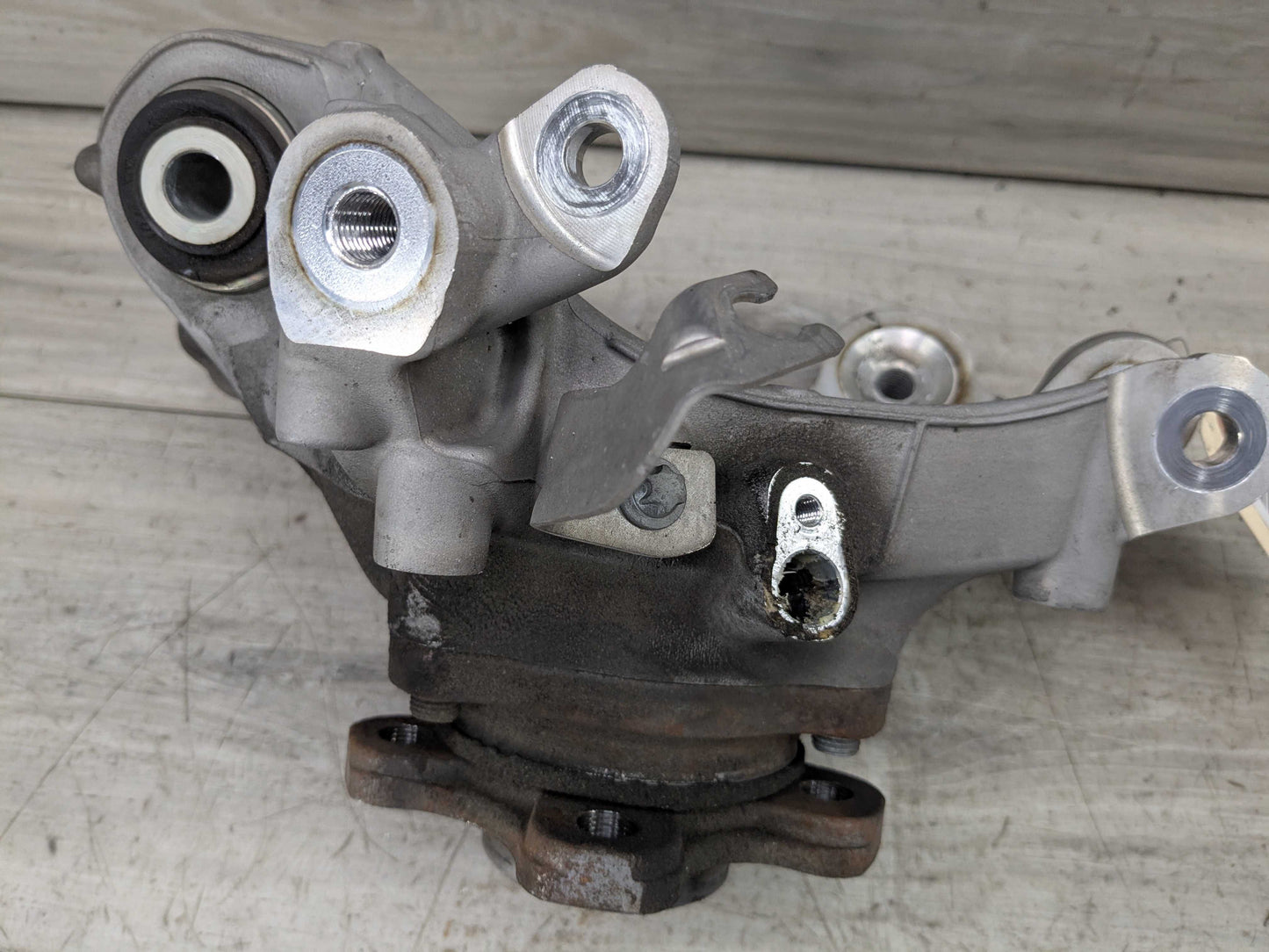 19-25 OEM BMW G20 330 M340 REAR Right Passenger Side Knuckle Hub Spindle Bearing