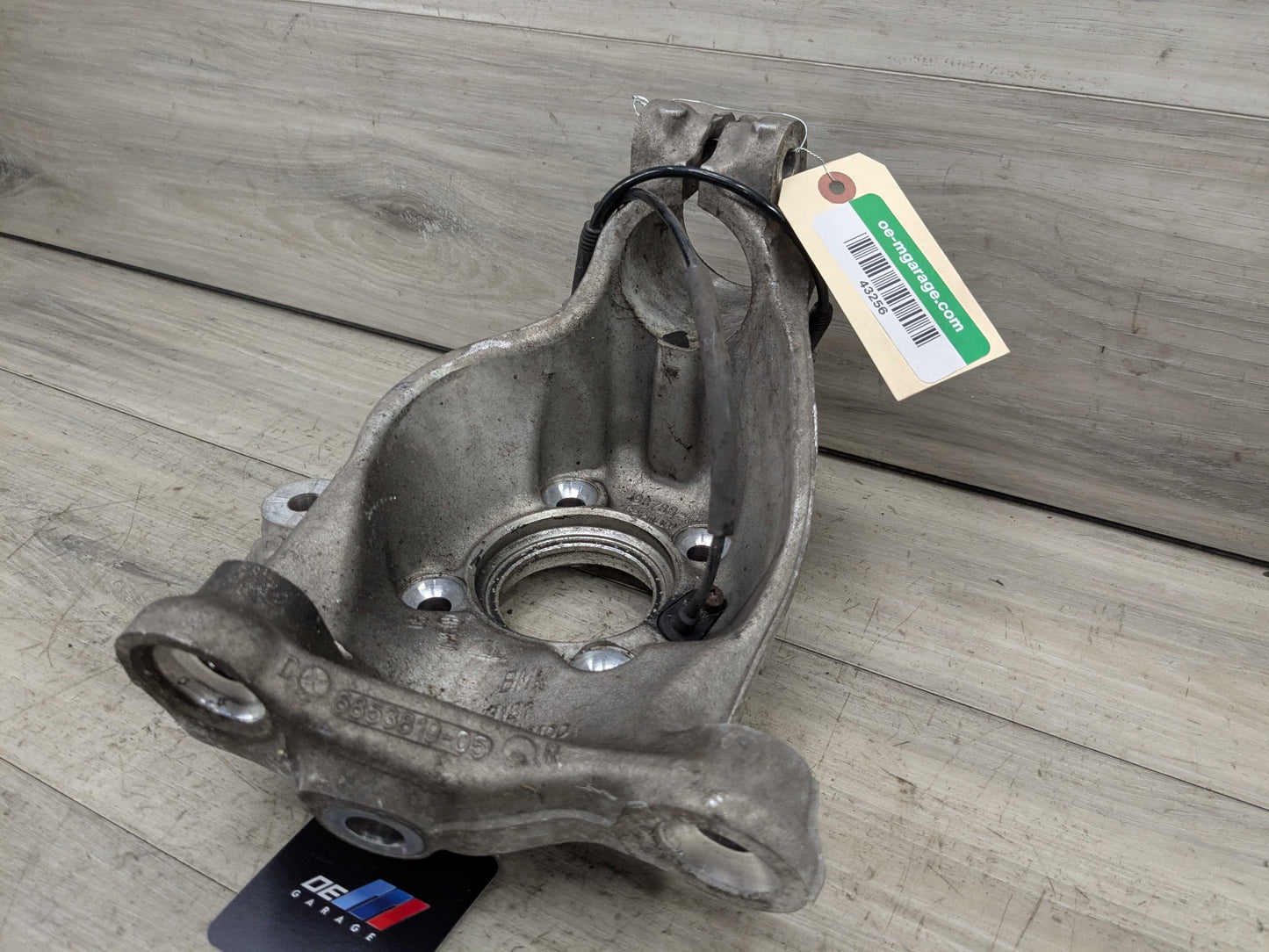 OEM BMW F22 F23 F30 F32 F33 AWD Front Left Driver Spindle Hub Carrier Knuckle