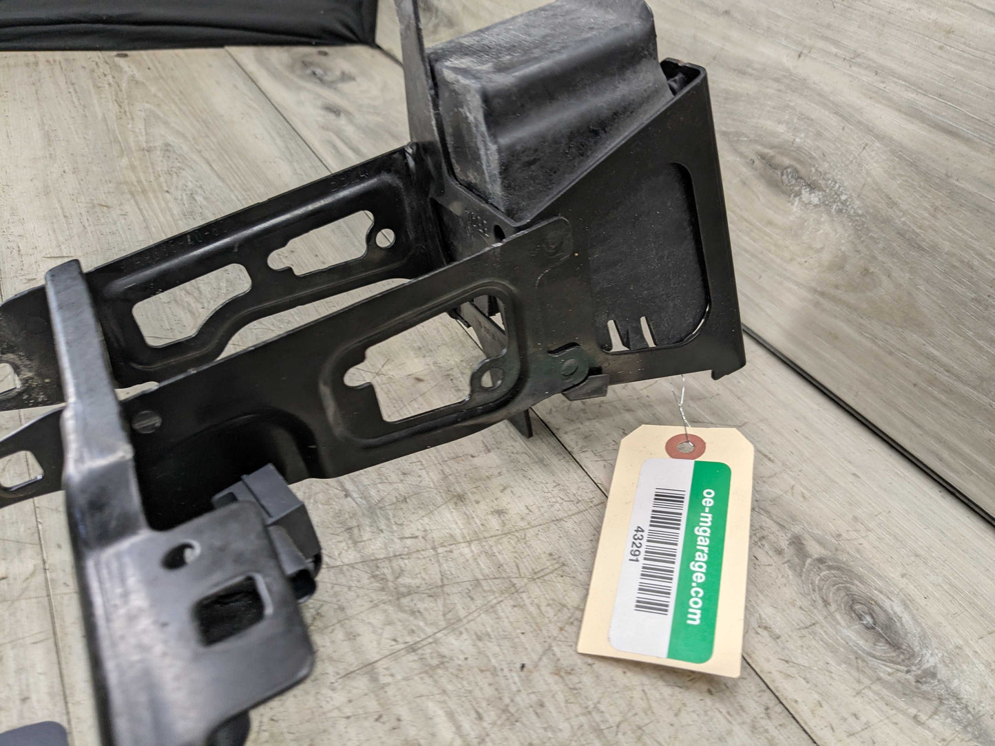 OEM BMW F22 F30 F32 F33 F36 Front Left Driver Headlight Support Mount Bracket