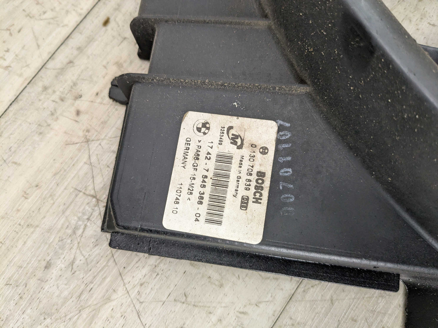 OEM BMW E82 E88 E90 E92 E93 Engine N54 N55 Radiator Auxiliary Fan Shroud 600W