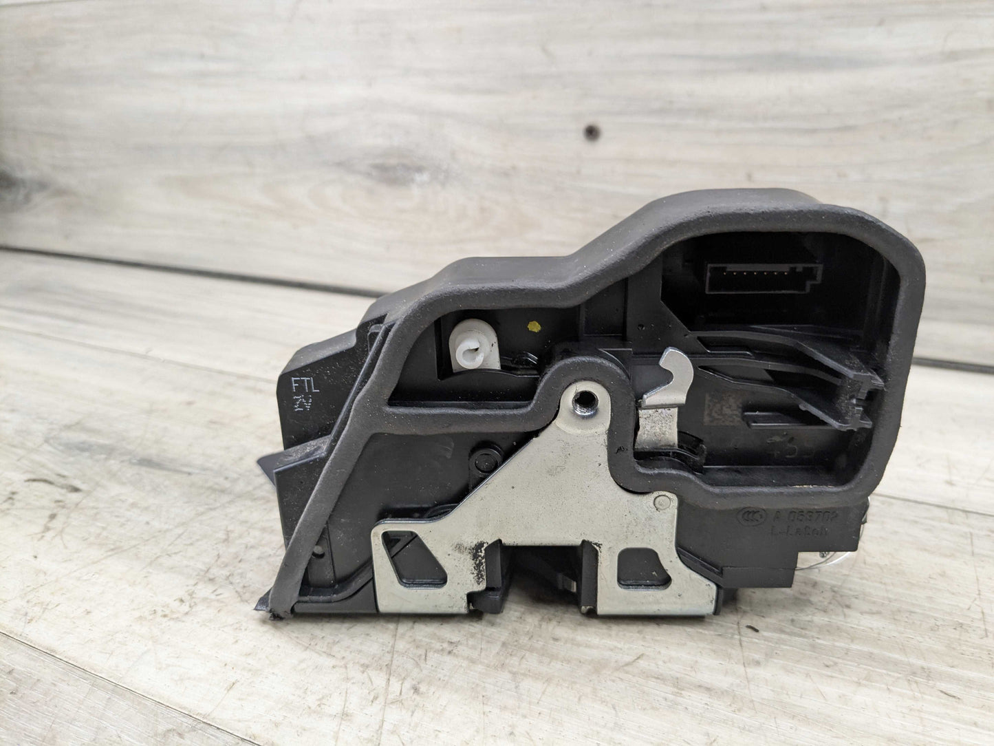 OEM BMW E82 E90 F10 F30 F32 F80 M3 X5 FRONT LEFT Driver Door Lock Latch Actuator