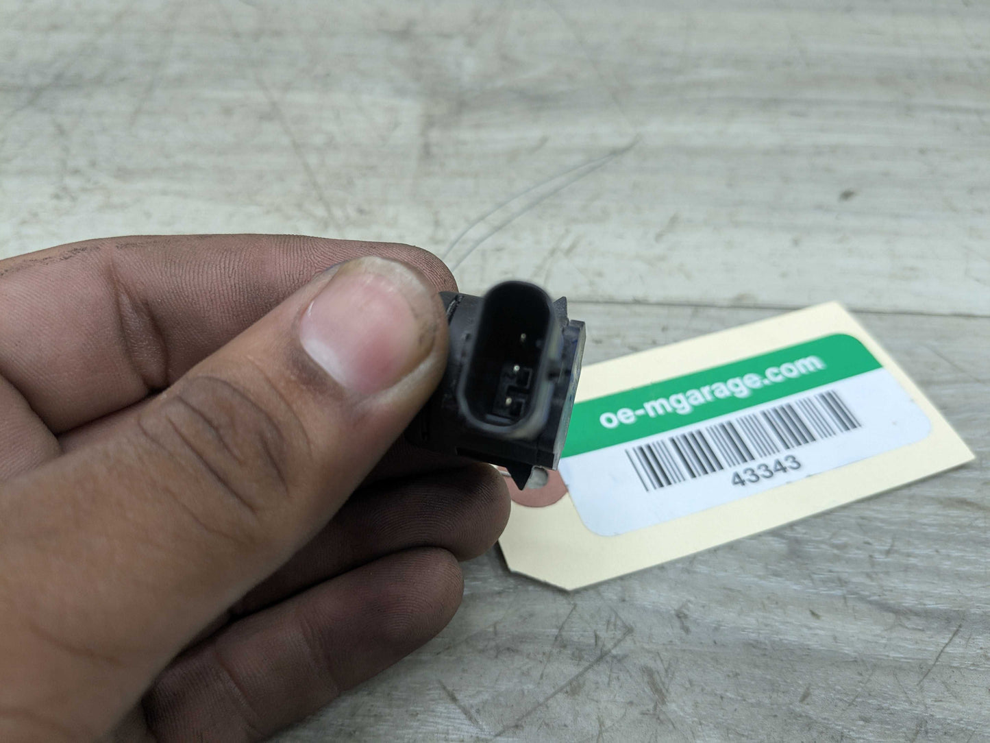 OEM BMW G01* G05* G20 G22 G23 G26 G42 G80 G82 M8 Bumper Parking PDC Sensor WHITE