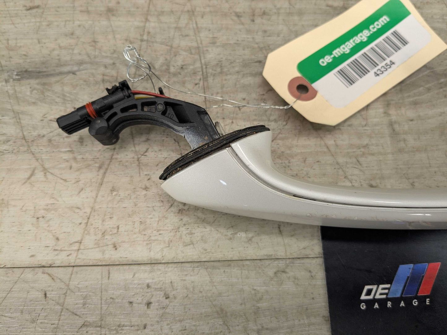 *OEM BMW G01 G02 G20 330 M340 REAR Left Driver Door Handle COMFORT ACCESS White