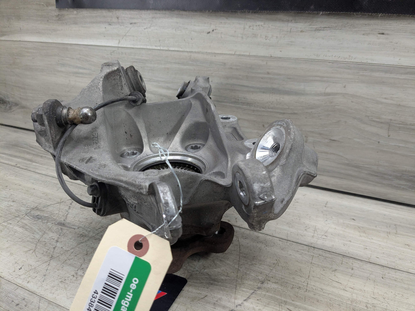 OEM BMW G20 330 M340 REAR Right Passenger Knuckle Wheel Hub Spindle Bearing