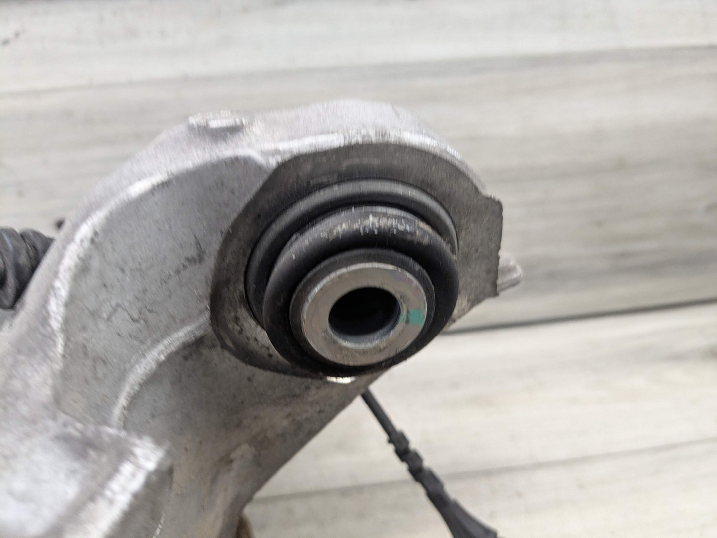 OEM BMW G20 330 M340 REAR Left Driver Knuckle Wheel Hub Spindle Bearing
