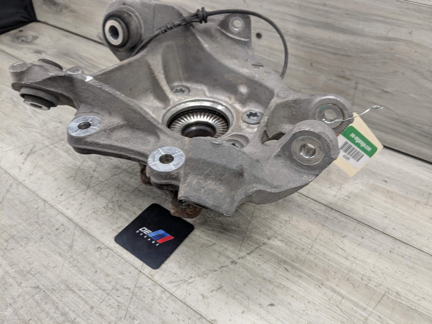 OEM BMW G20 330 M340 REAR Left Driver Knuckle Wheel Hub Spindle Bearing
