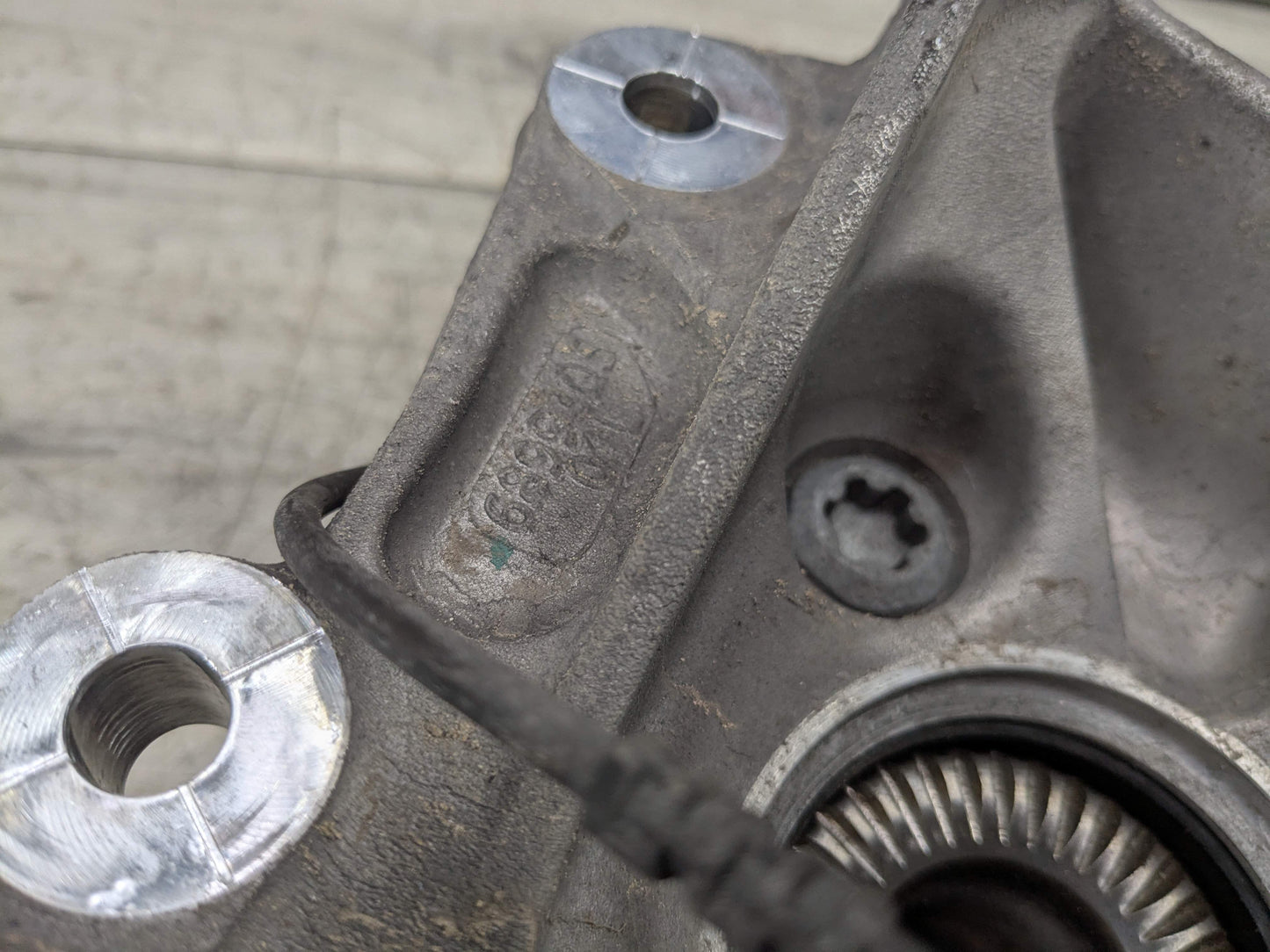 OEM BMW G20 330 M340 REAR Left Driver Knuckle Wheel Hub Spindle Bearing