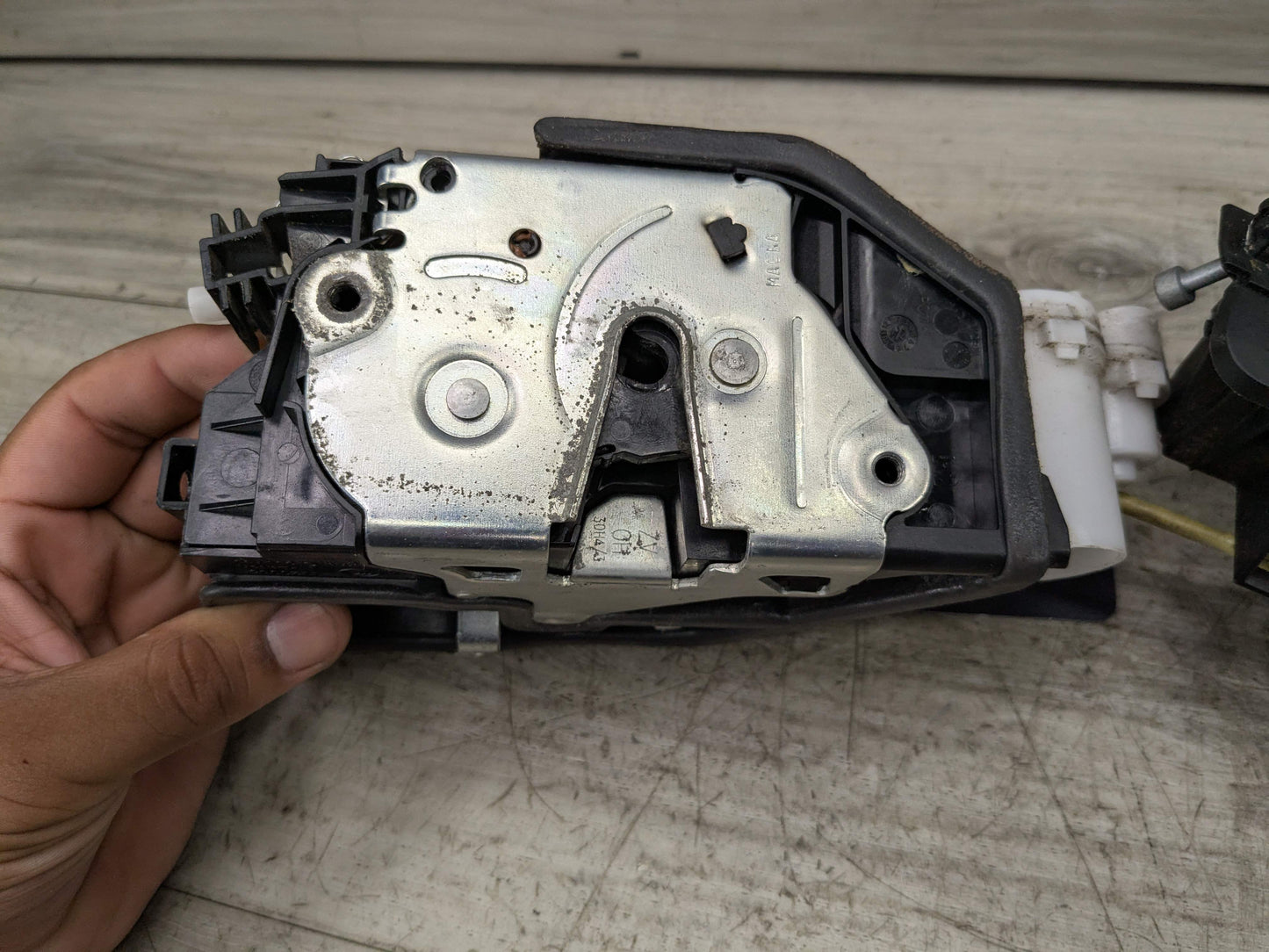11-18 OEM BMW F25 F26 X3 X3 FONT LEFT DRIVER Door Lock Latch Actuator w Bracket
