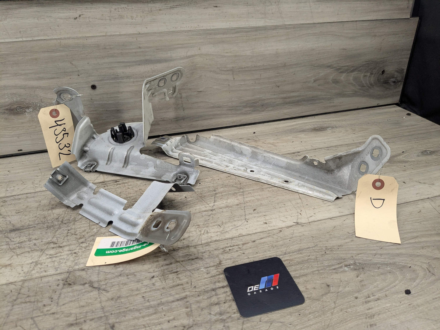 11-18 OEM BMW F25 F26 X3 X4 Front Left Driver Fender Mount Bracket Carrier Set