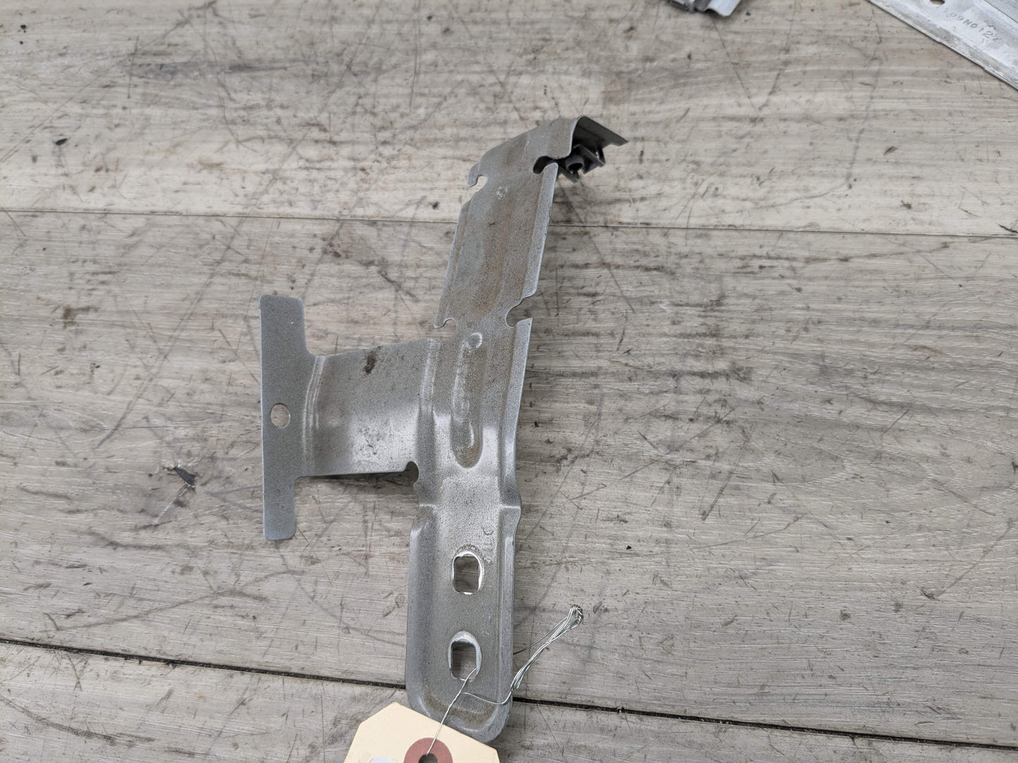 11-18 OEM BMW F25 F26 X3 X4 Front Left Driver Fender Mount Bracket Carrier Set