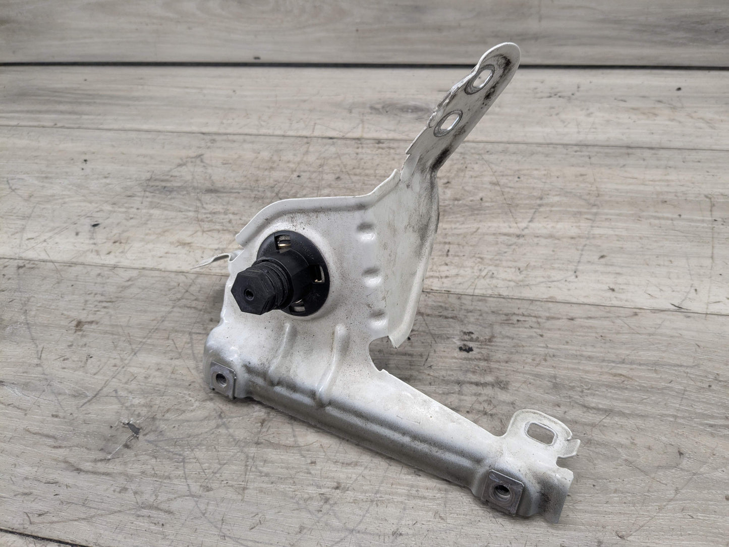11-18 OEM BMW F25 F26 X3 X4 Front Right Passenger Fender Mount Bracket Carrier
