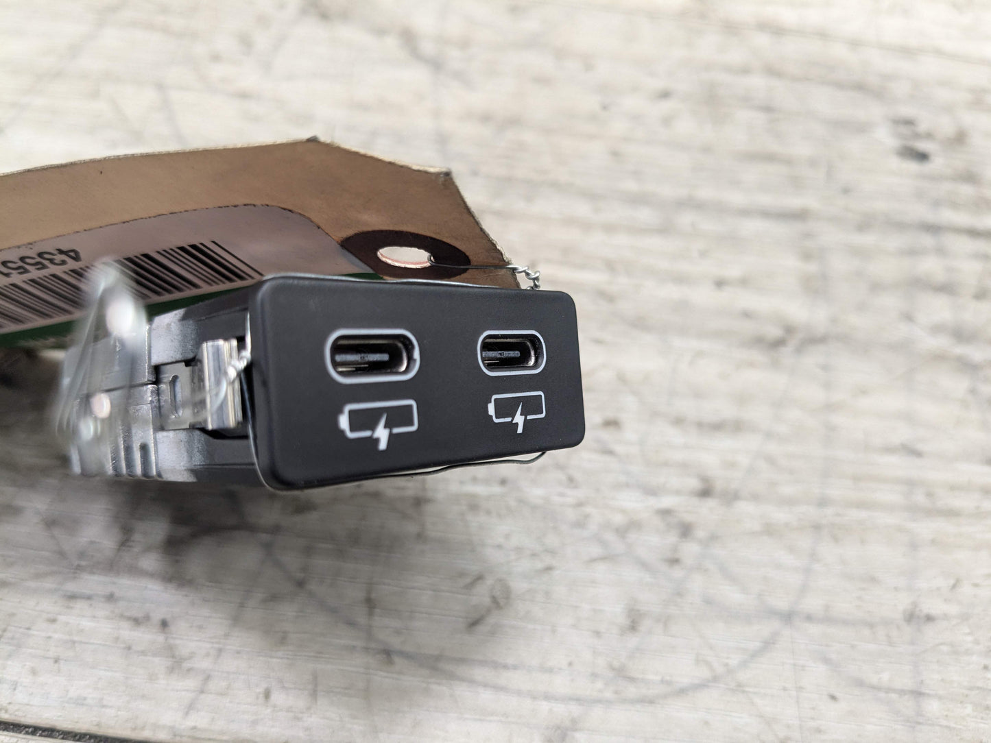 OEM BMW F48 F97 G01 G12 G20 G26 G30 USB Type C Socket Charger Port Connector