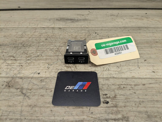 OEM BMW F48 F97 G01 G12 G20 G26 G30 USB Type C Socket Charger Port Connector