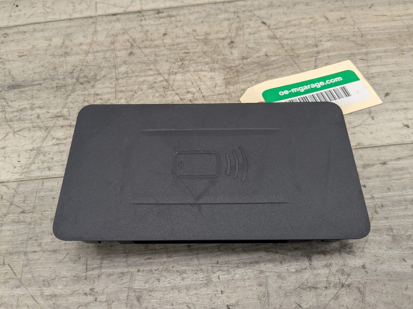 OEM BMW G01 G05 G20 G26 G80 M4 Center Console Storage Phone Car Wireless Charger