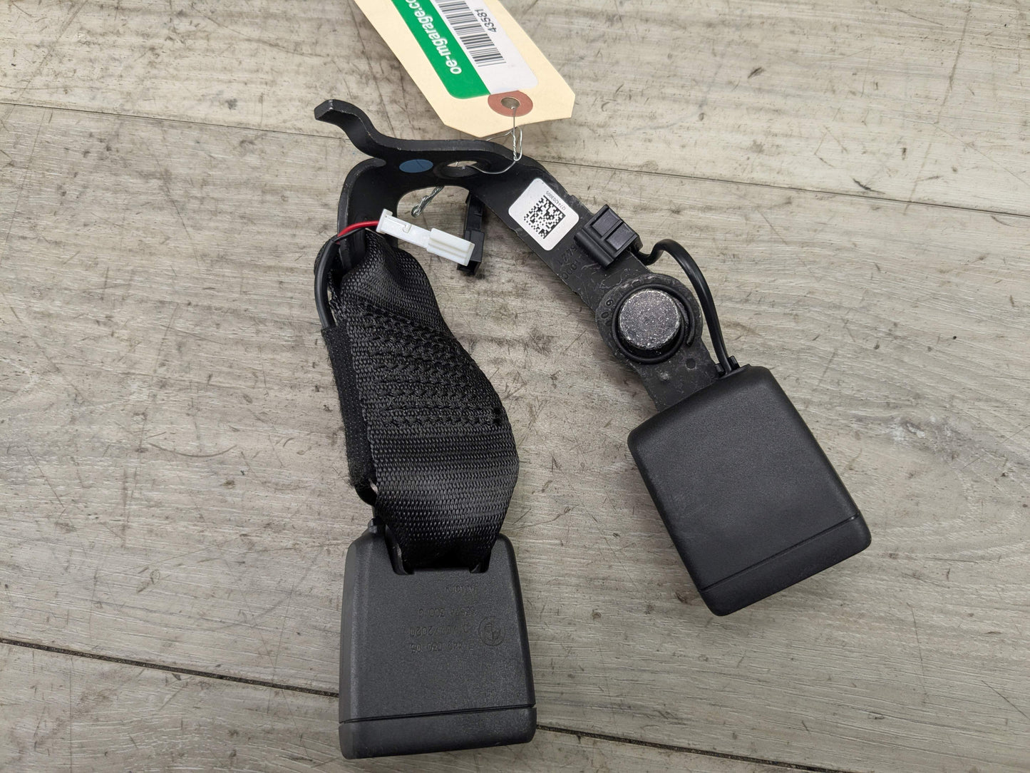 OEM BMW G20 G22 G26 G80 G82 M3 M4 Rear Right Passenger Seatbelt Seat Belt Buckle
