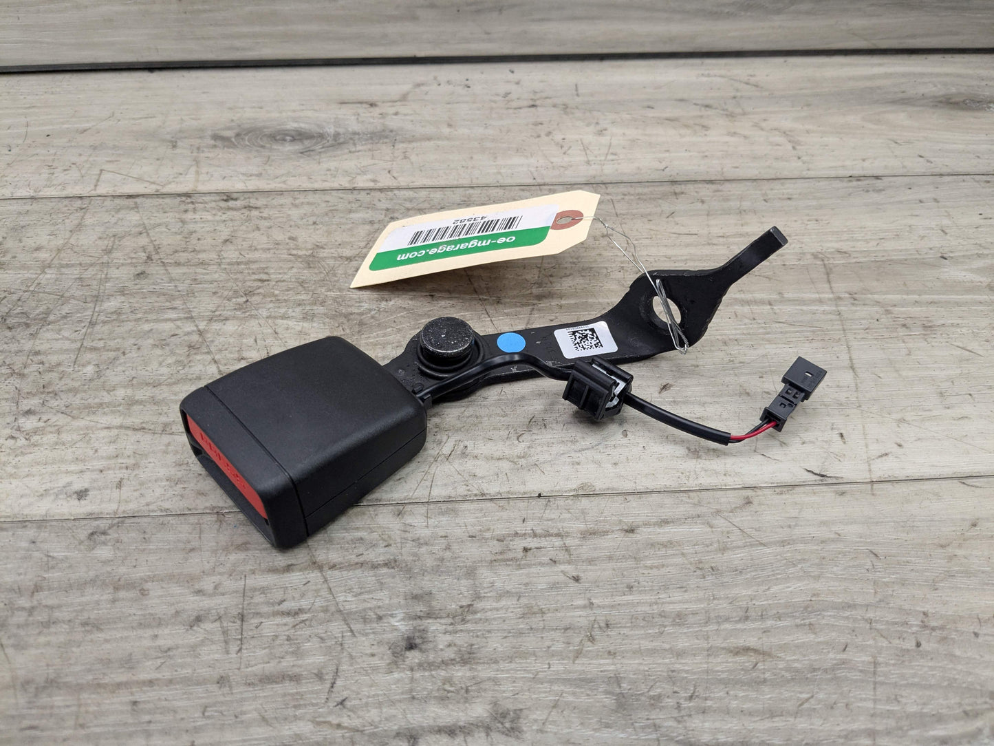 OEM BMW G20 G22 G26 G80 G82 M3 M4 Rear Left Driver Seatbelt Seat Belt Buckle