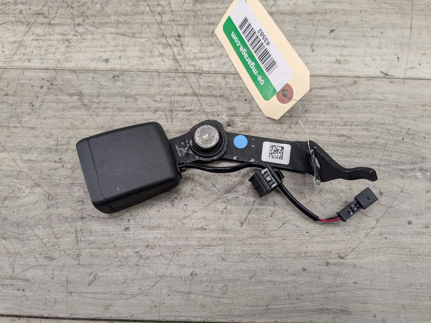 OEM BMW G20 G22 G26 G80 G82 M3 M4 Rear Left Driver Seatbelt Seat Belt Buckle