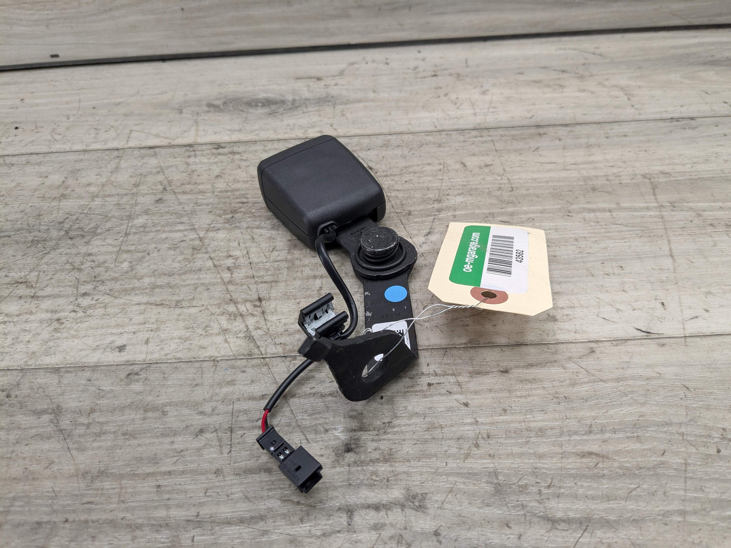 OEM BMW G20 G22 G26 G80 G82 M3 M4 Rear Left Driver Seatbelt Seat Belt Buckle