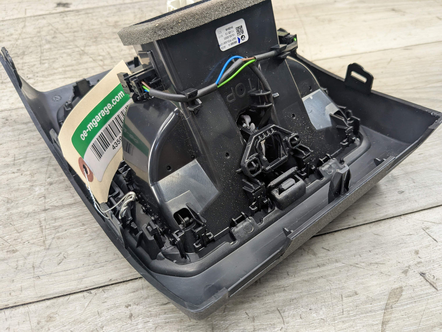 OEM BMW G20 G22 G23 G26 G80 G82 G83 M3 Rear AC Air Vent Panel Trim Cover