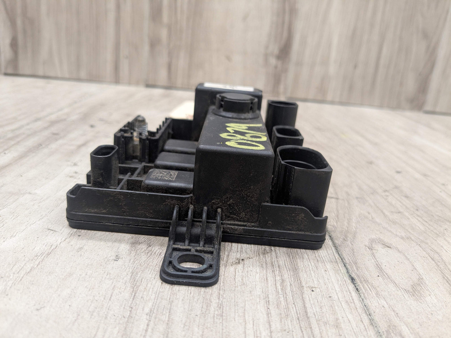 OEM BMW F10 F15 F22 F23 F30 F32 F33 F36 Integrated Power Supply Control Module