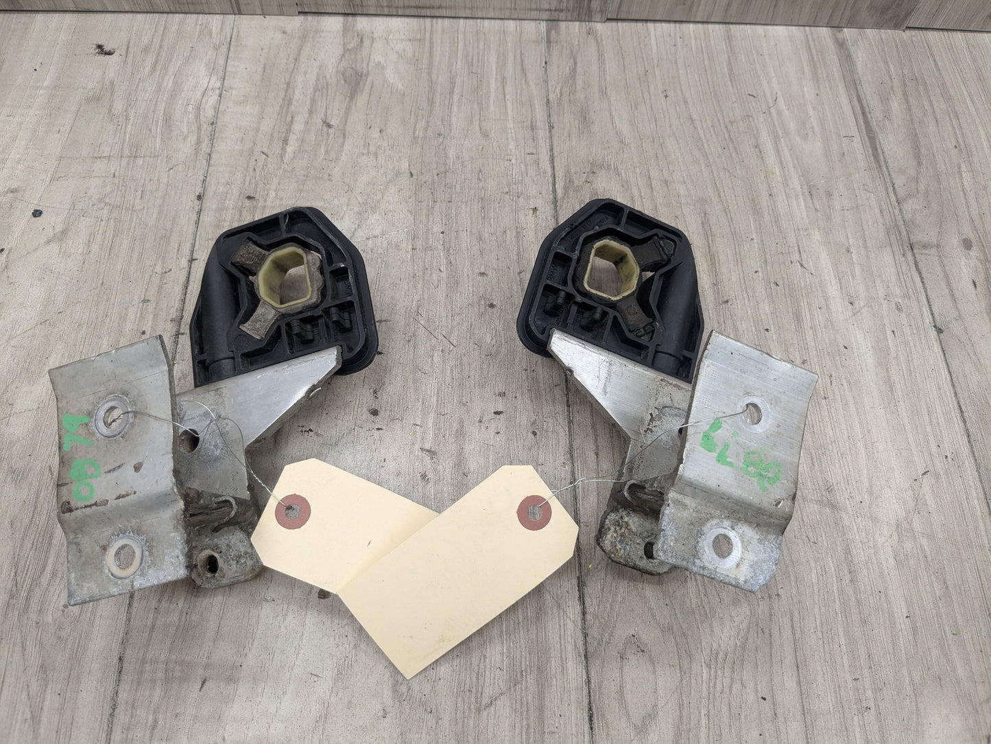 OEM BMW F22 F23 F30 F32 F33 F36 Left Right Radiator Carrier Support Bracket SET