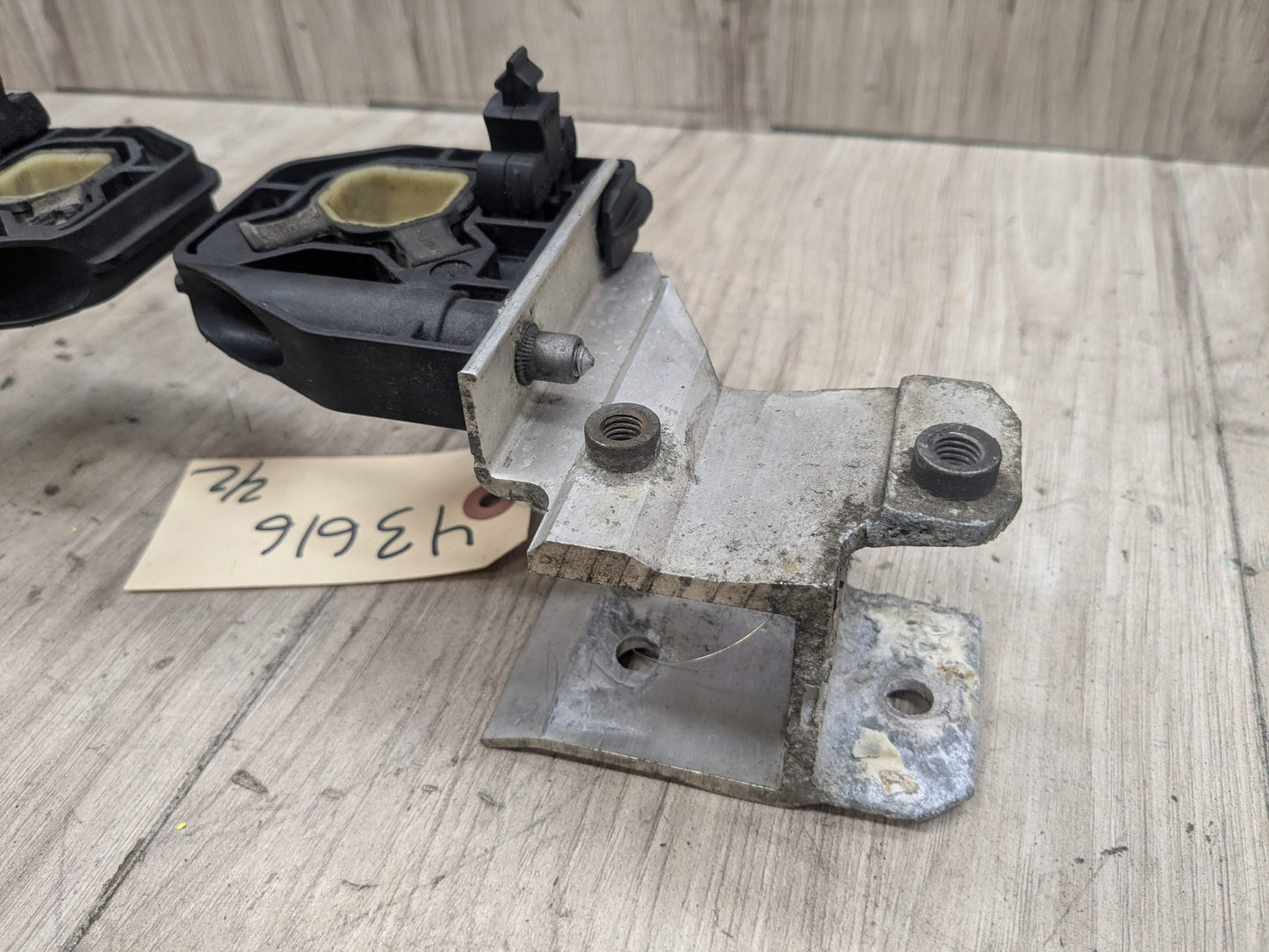OEM BMW F22 F23 F30 F32 F33 F36 Left Right Radiator Carrier Support Bracket SET