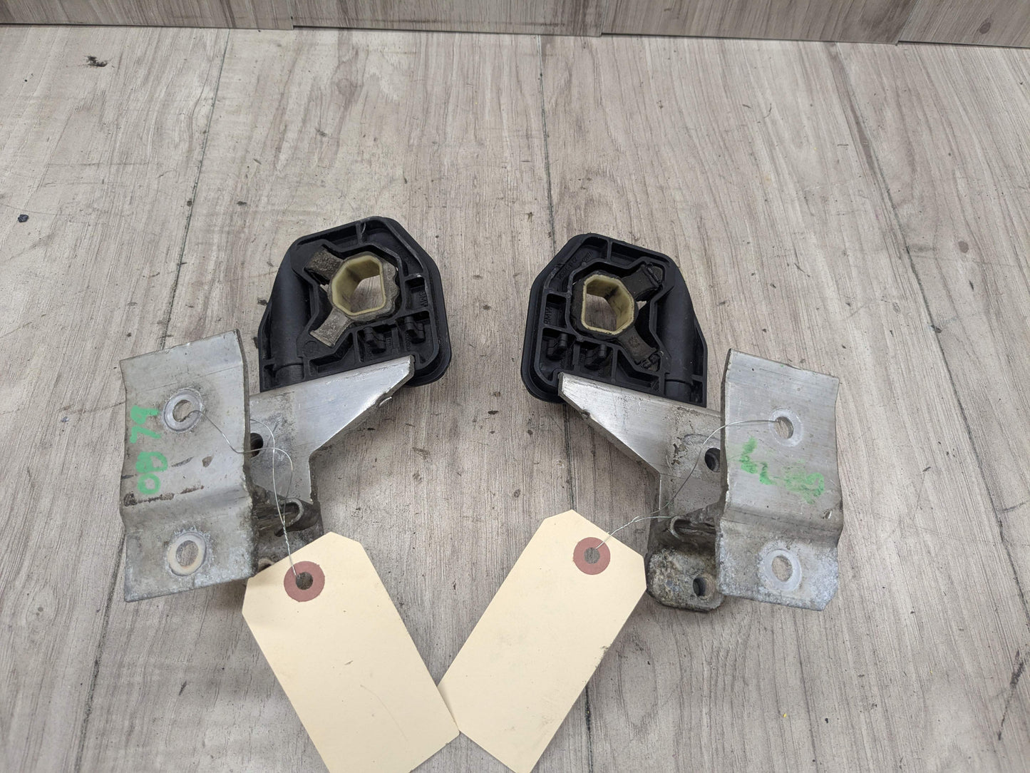 OEM BMW F22 F23 F30 F32 F33 F36 Left Right Radiator Carrier Support Bracket SET