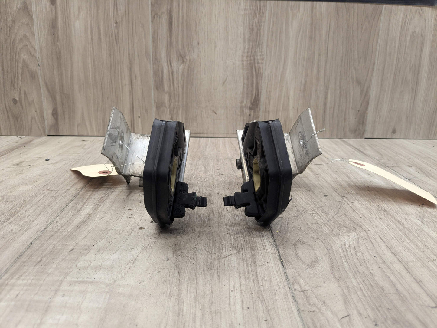OEM BMW F22 F23 F30 F32 F33 F36 Left Right Radiator Carrier Support Bracket SET