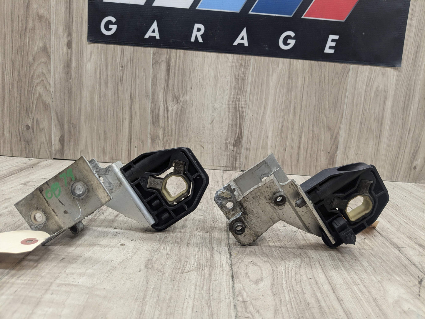 OEM BMW F22 F23 F30 F32 F33 F36 Left Right Radiator Carrier Support Bracket SET