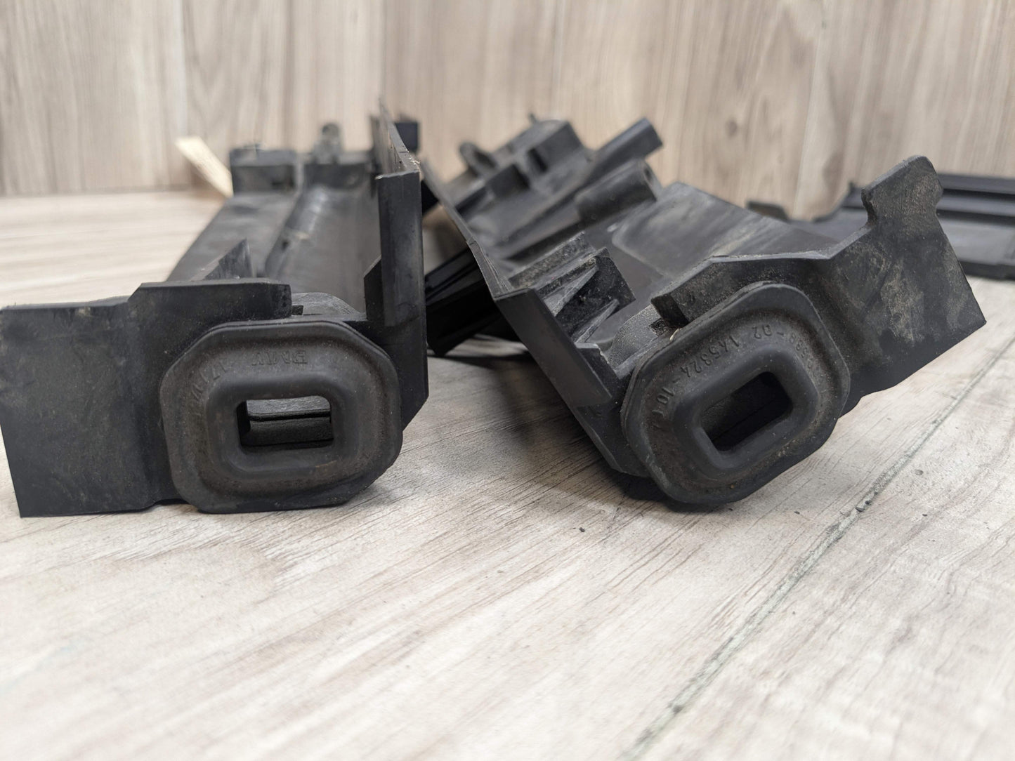 OEM BMW F22 F30 F32 F33 F36 F87 Left Right Radiator Brackets Supports Mount SET