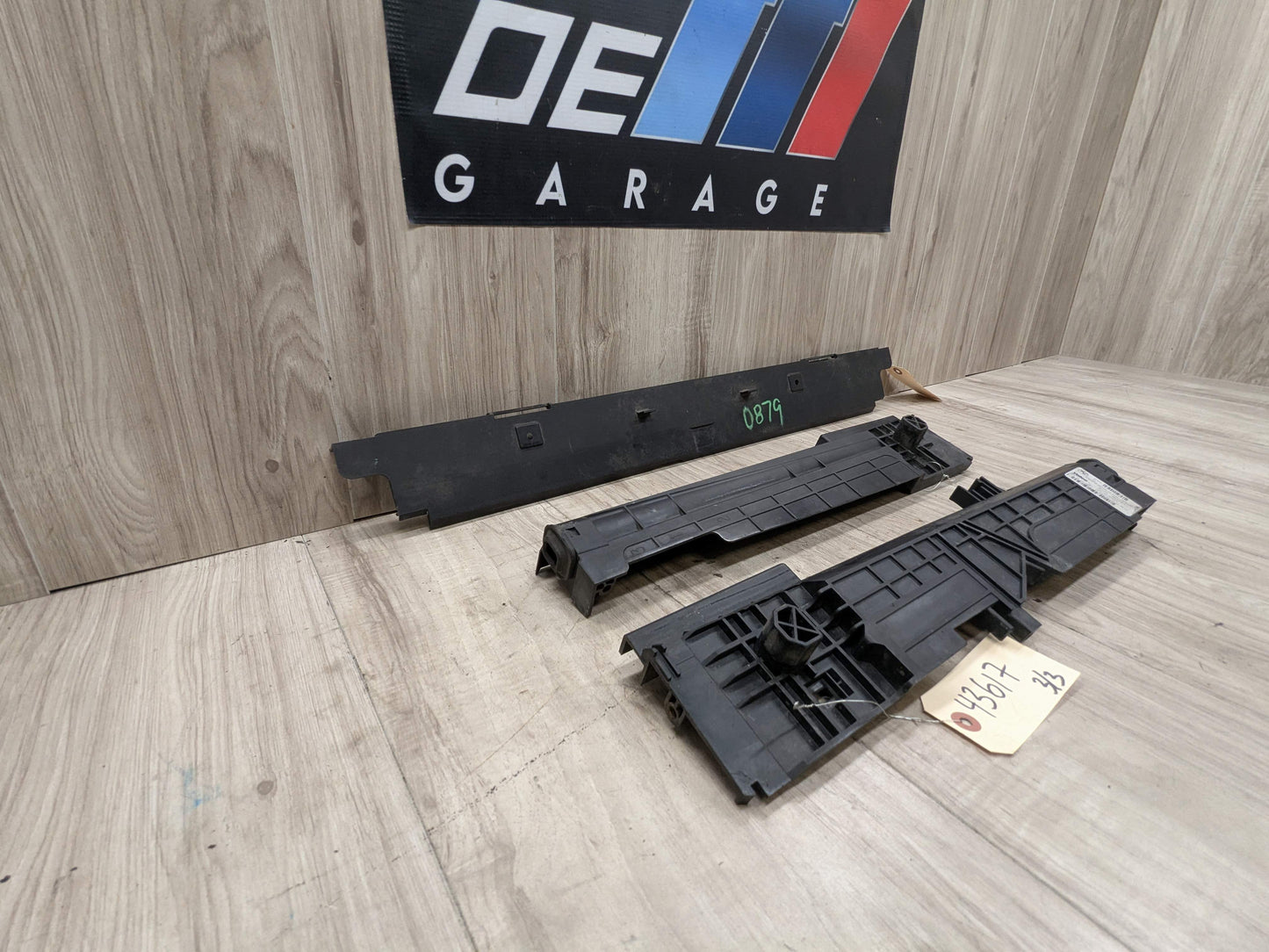 OEM BMW F22 F30 F32 F33 F36 F87 Left Right Radiator Brackets Supports Mount SET